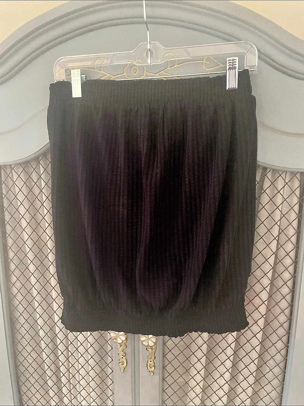 Anthropologie Strapless Crop
Top in Black Size Large Like New